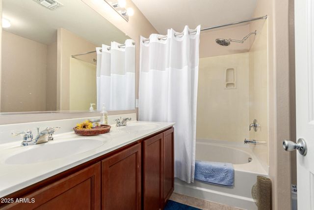 8119 W LYNWOOD Street, Phoenix, AZ 85043