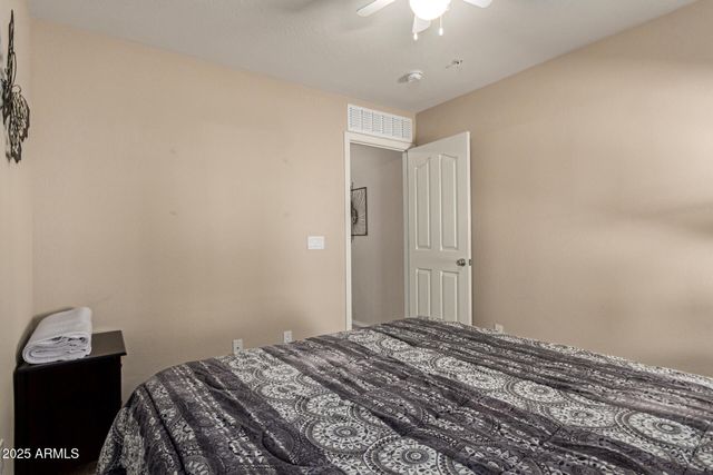 8119 W LYNWOOD Street, Phoenix, AZ 85043