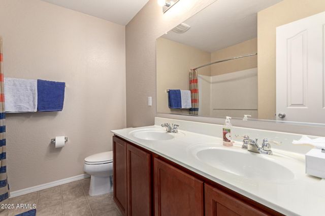 8119 W LYNWOOD Street, Phoenix, AZ 85043