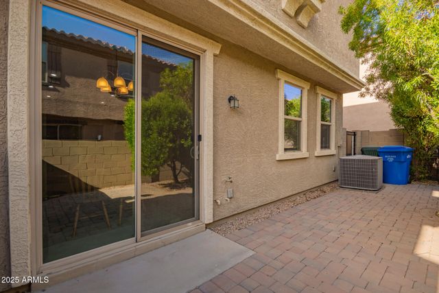 8119 W LYNWOOD Street, Phoenix, AZ 85043