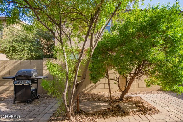 8119 W LYNWOOD Street, Phoenix, AZ 85043