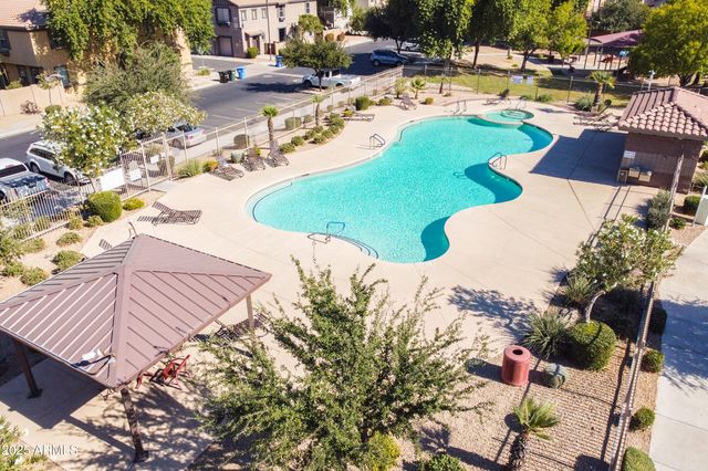 8119 W LYNWOOD Street, Phoenix, AZ 85043