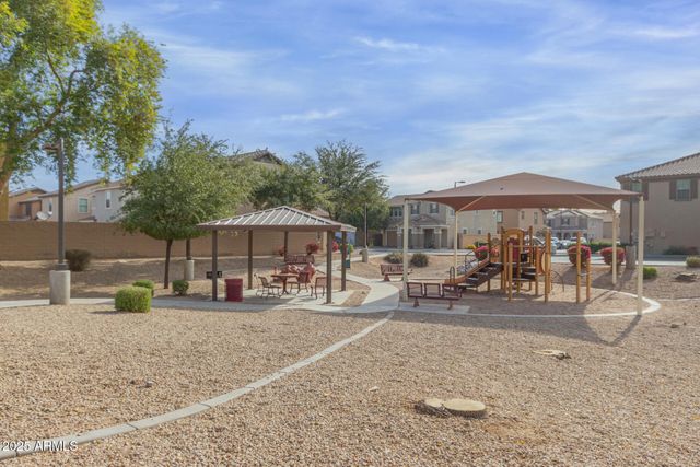 8119 W LYNWOOD Street, Phoenix, AZ 85043