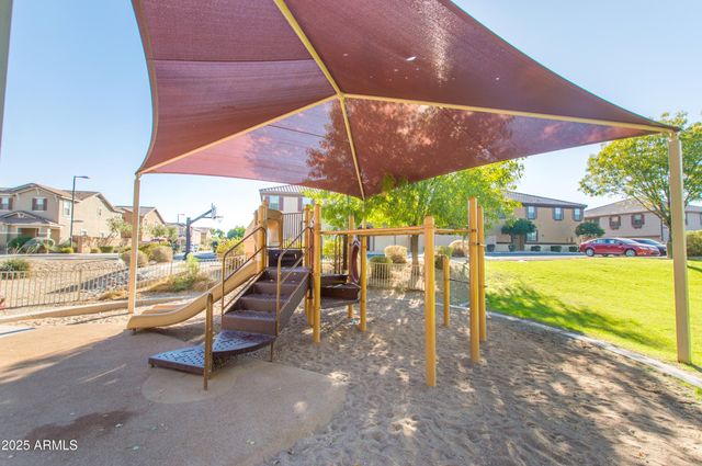 8119 W LYNWOOD Street, Phoenix, AZ 85043