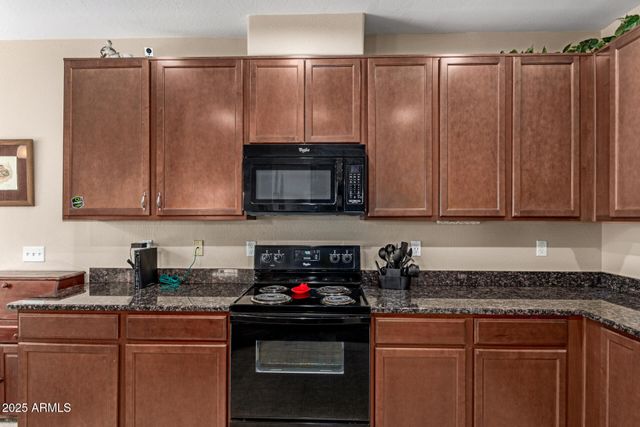 8119 W LYNWOOD Street, Phoenix, AZ 85043