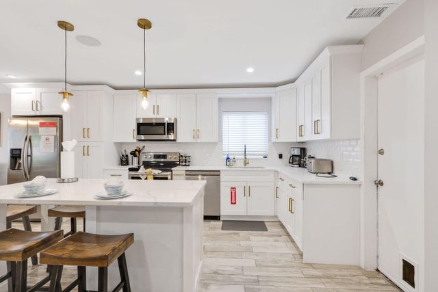 513 CURLEW Road, Delray Beach, FL 33444