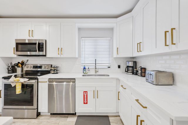 513 CURLEW Road, Delray Beach, FL 33444