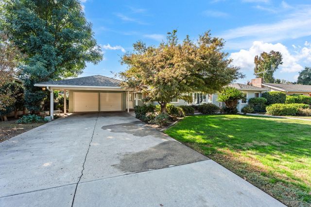 1613 W Meadow Avenue, Visalia, CA 93277