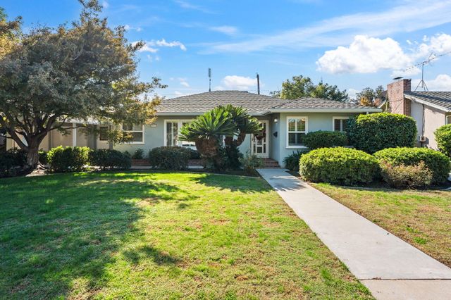 1613 W Meadow Avenue, Visalia, CA 93277