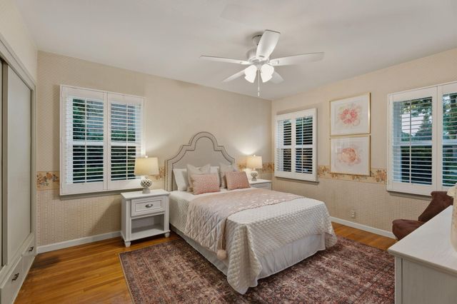 1613 W Meadow Avenue, Visalia, CA 93277