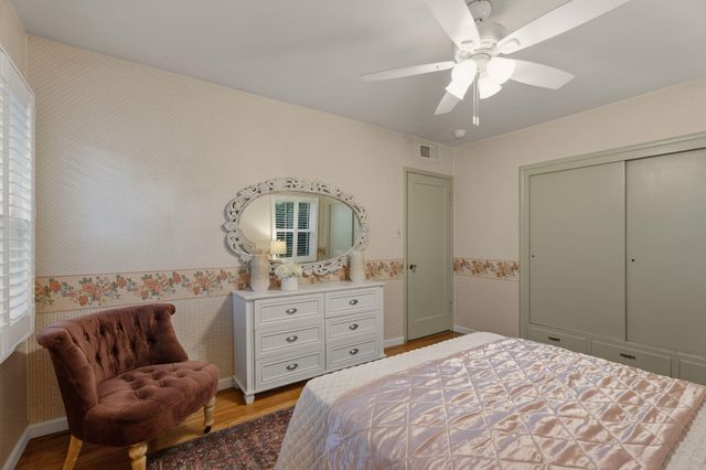 1613 W Meadow Avenue, Visalia, CA 93277