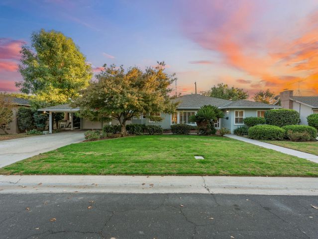 1613 W Meadow Avenue, Visalia, CA 93277