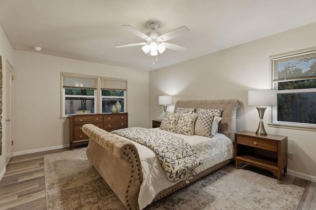 1613 W Meadow Avenue, Visalia, CA 93277