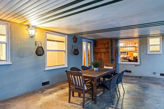 1613 W Meadow Avenue, Visalia, CA 93277