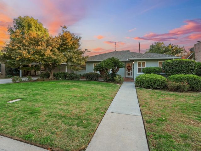 1613 W Meadow Avenue, Visalia, CA 93277