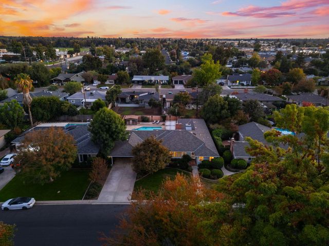 1613 W Meadow Avenue, Visalia, CA 93277