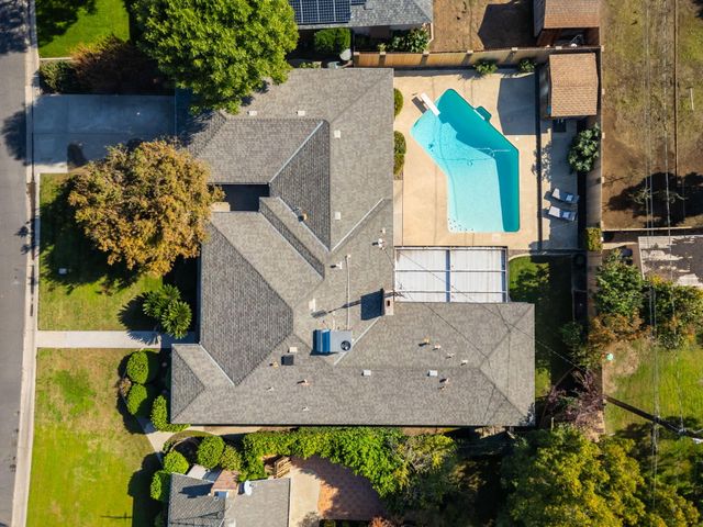 1613 W Meadow Avenue, Visalia, CA 93277