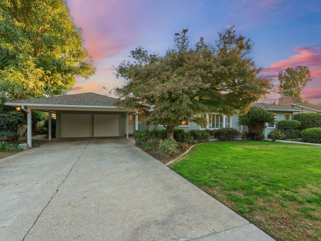 1613 W Meadow Avenue, Visalia, CA 93277