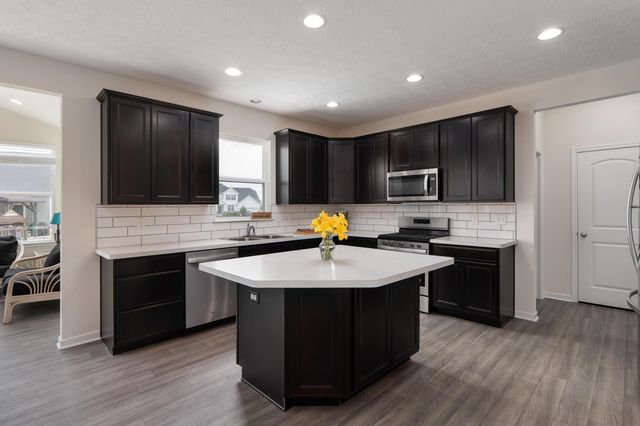 4826 Yankee Road, Hilliard, OH 43026