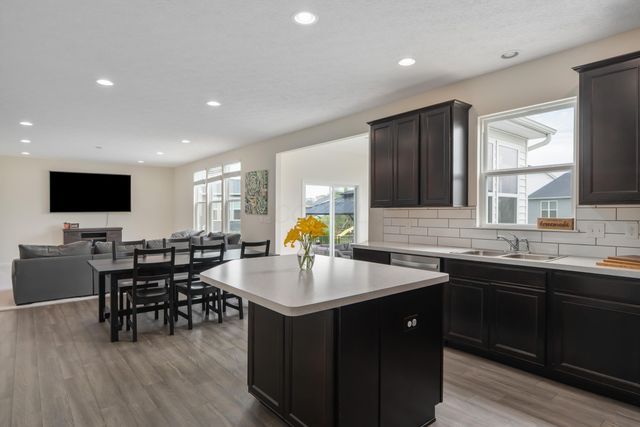 4826 Yankee Road, Hilliard, OH 43026