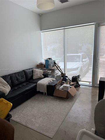 3662 SW 24th Ter 3662, Miami, FL 33145