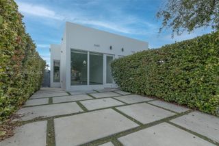 3662 SW 24th Ter 3662, Miami, FL 33145