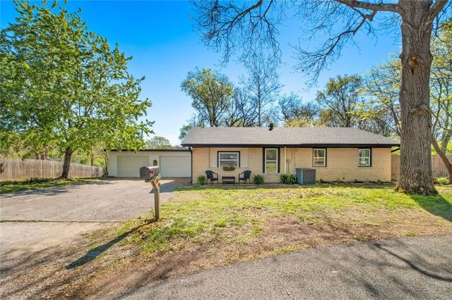 1280 Coler Drive, Pea Ridge, AR 72751