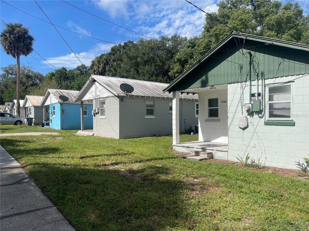 1006 S CLARA AVENUE, Deland, FL 32720