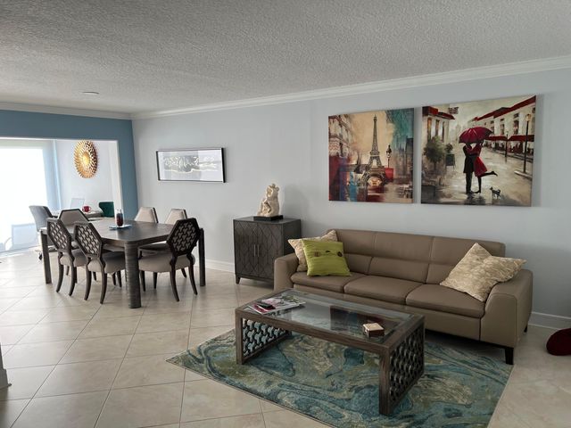 9 Colonial Club Drive 102, Boynton Beach, FL 33435