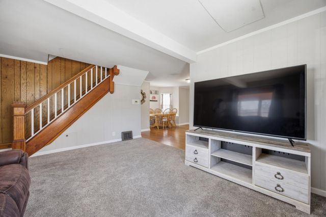 807 5th Street S, Moorhead, MN 56560