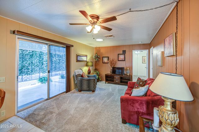 2246 N NICKLAUS Drive, Mesa, AZ 85215