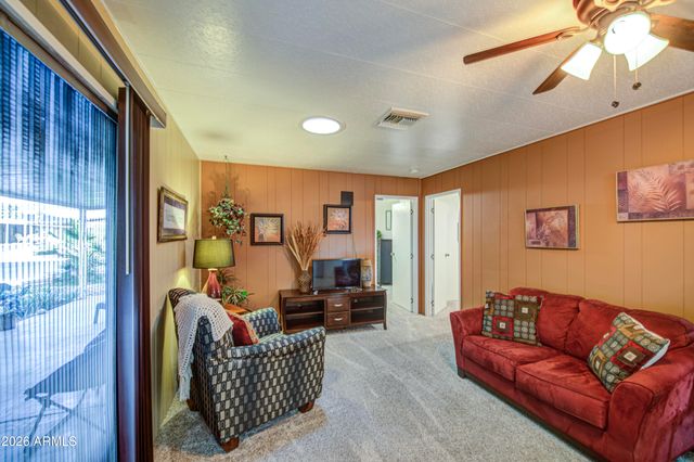 2246 N NICKLAUS Drive, Mesa, AZ 85215