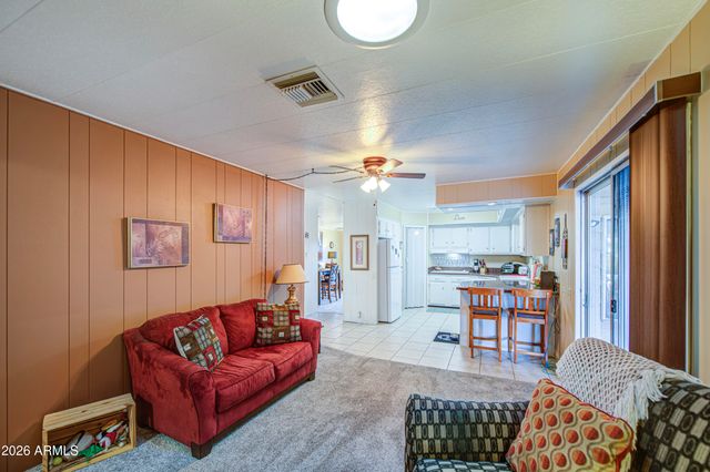 2246 N NICKLAUS Drive, Mesa, AZ 85215