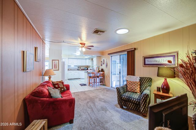 2246 N NICKLAUS Drive, Mesa, AZ 85215