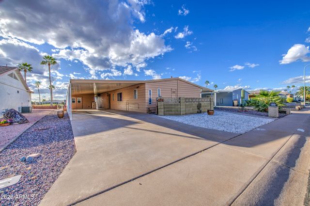 2246 N NICKLAUS Drive, Mesa, AZ 85215