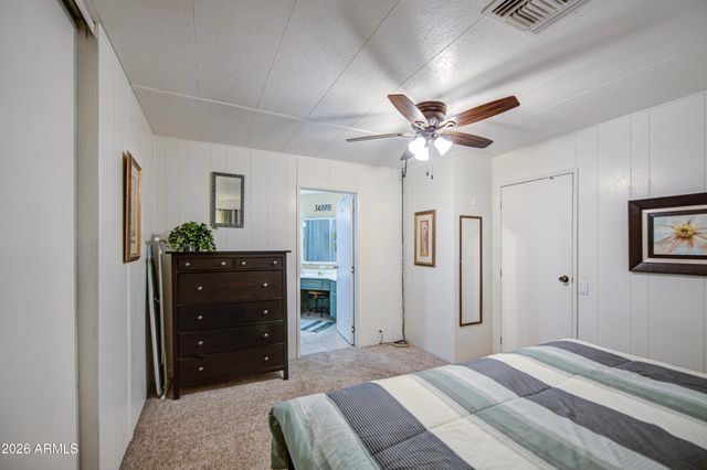 2246 N NICKLAUS Drive, Mesa, AZ 85215