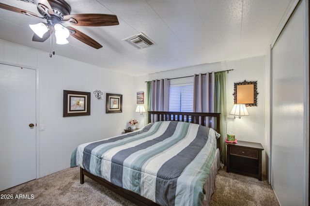 2246 N NICKLAUS Drive, Mesa, AZ 85215