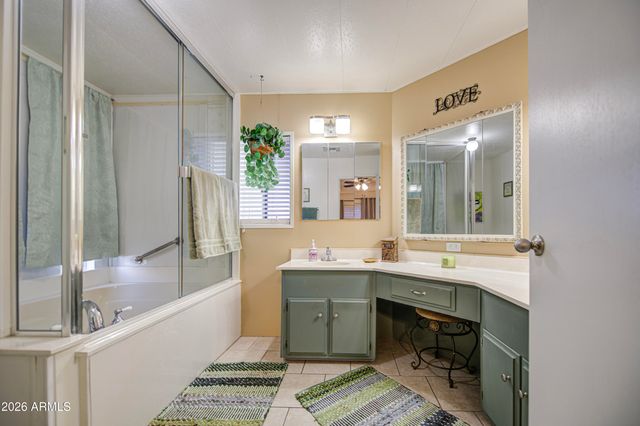 2246 N NICKLAUS Drive, Mesa, AZ 85215