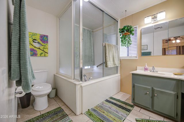 2246 N NICKLAUS Drive, Mesa, AZ 85215