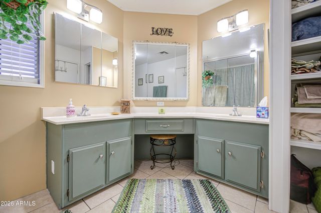 2246 N NICKLAUS Drive, Mesa, AZ 85215