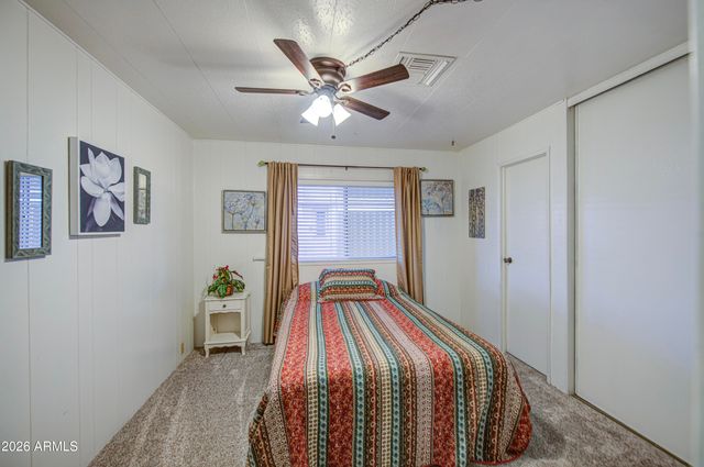 2246 N NICKLAUS Drive, Mesa, AZ 85215