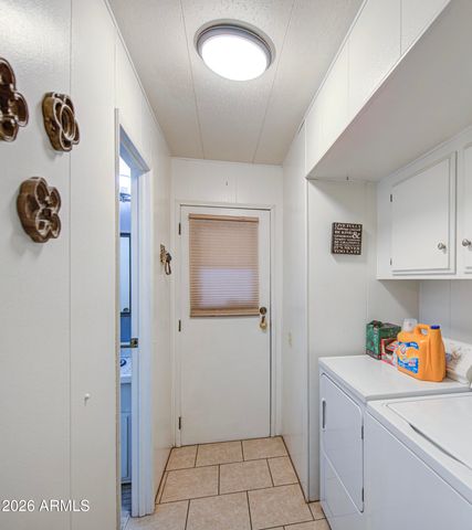 2246 N NICKLAUS Drive, Mesa, AZ 85215