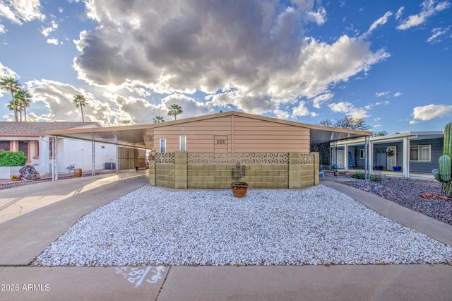 2246 N NICKLAUS Drive, Mesa, AZ 85215
