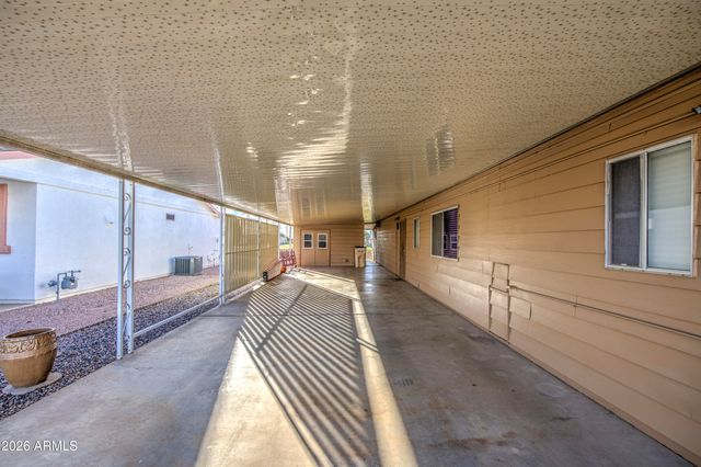 2246 N NICKLAUS Drive, Mesa, AZ 85215