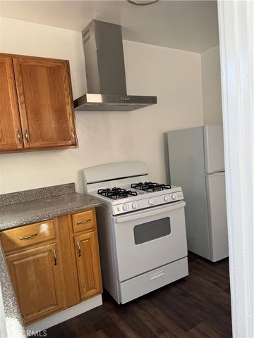 2332 N Catalina Street, Burbank, CA 91504