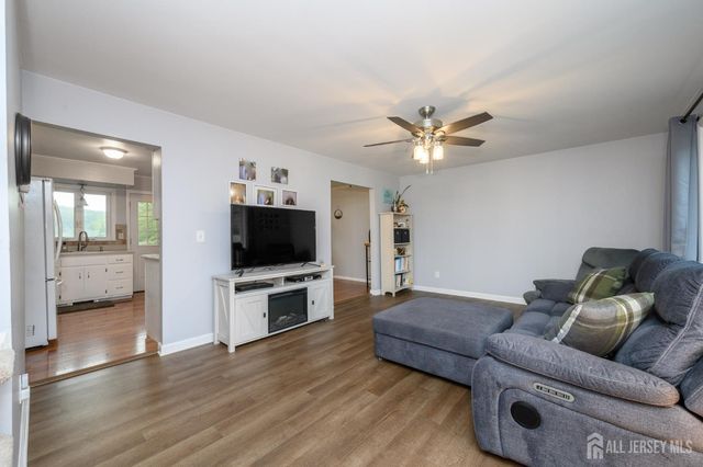 40 Kinnaman Avenue, Washington Twp, NJ 07882