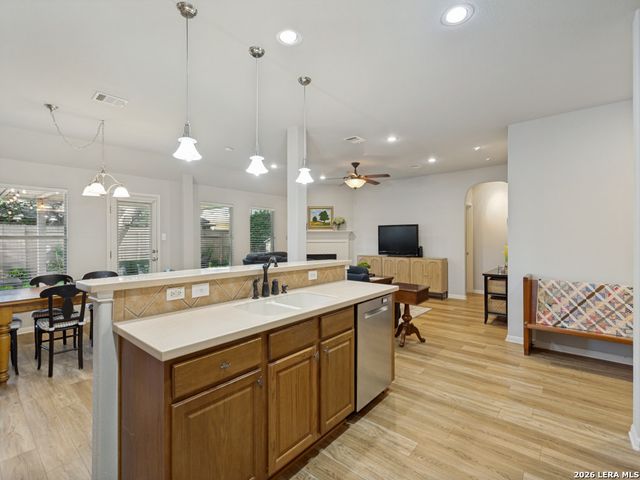 8812 GUSTINE DR, Helotes, TX 78023