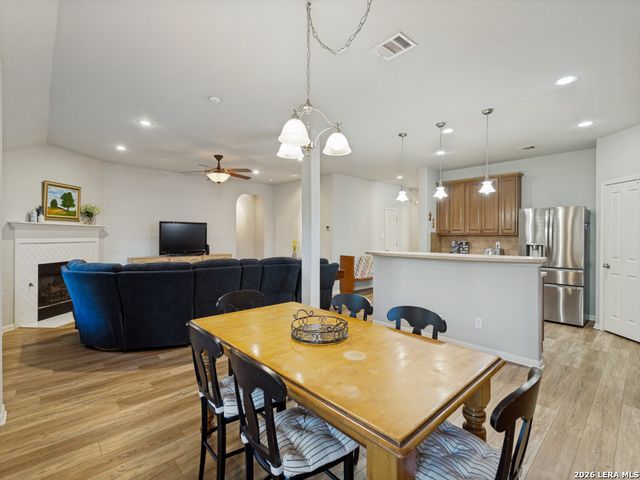 8812 GUSTINE DR, Helotes, TX 78023