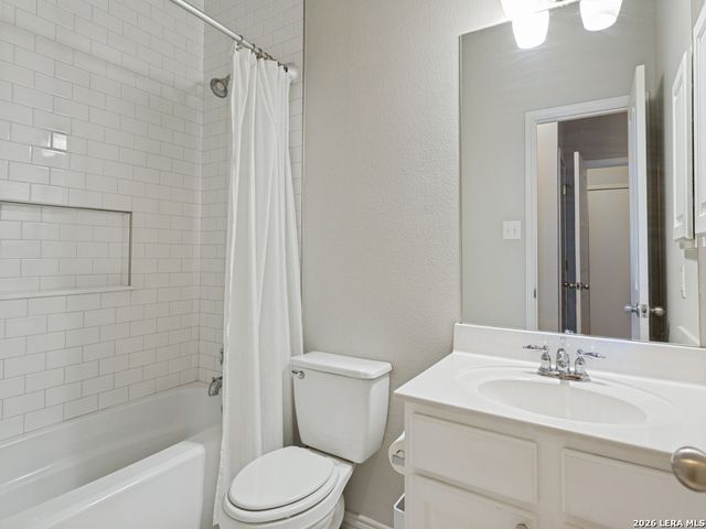 8812 GUSTINE DR, Helotes, TX 78023