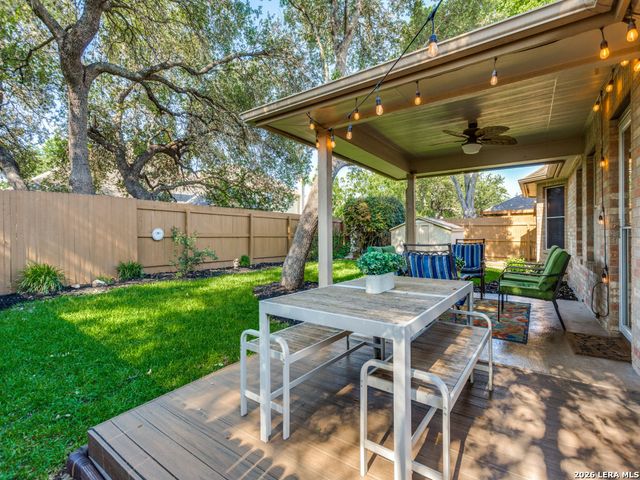 8812 GUSTINE DR, Helotes, TX 78023